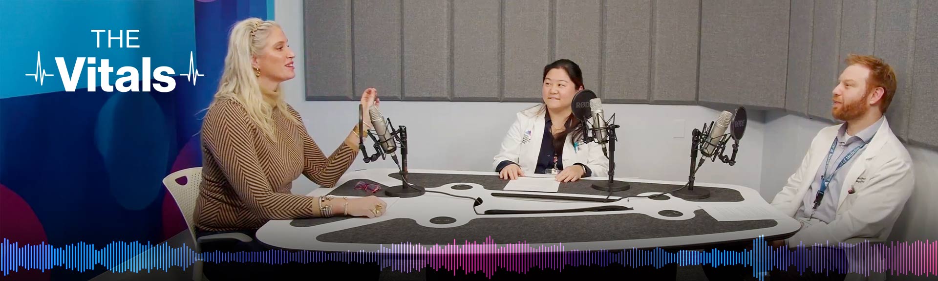 Image of doctors talking